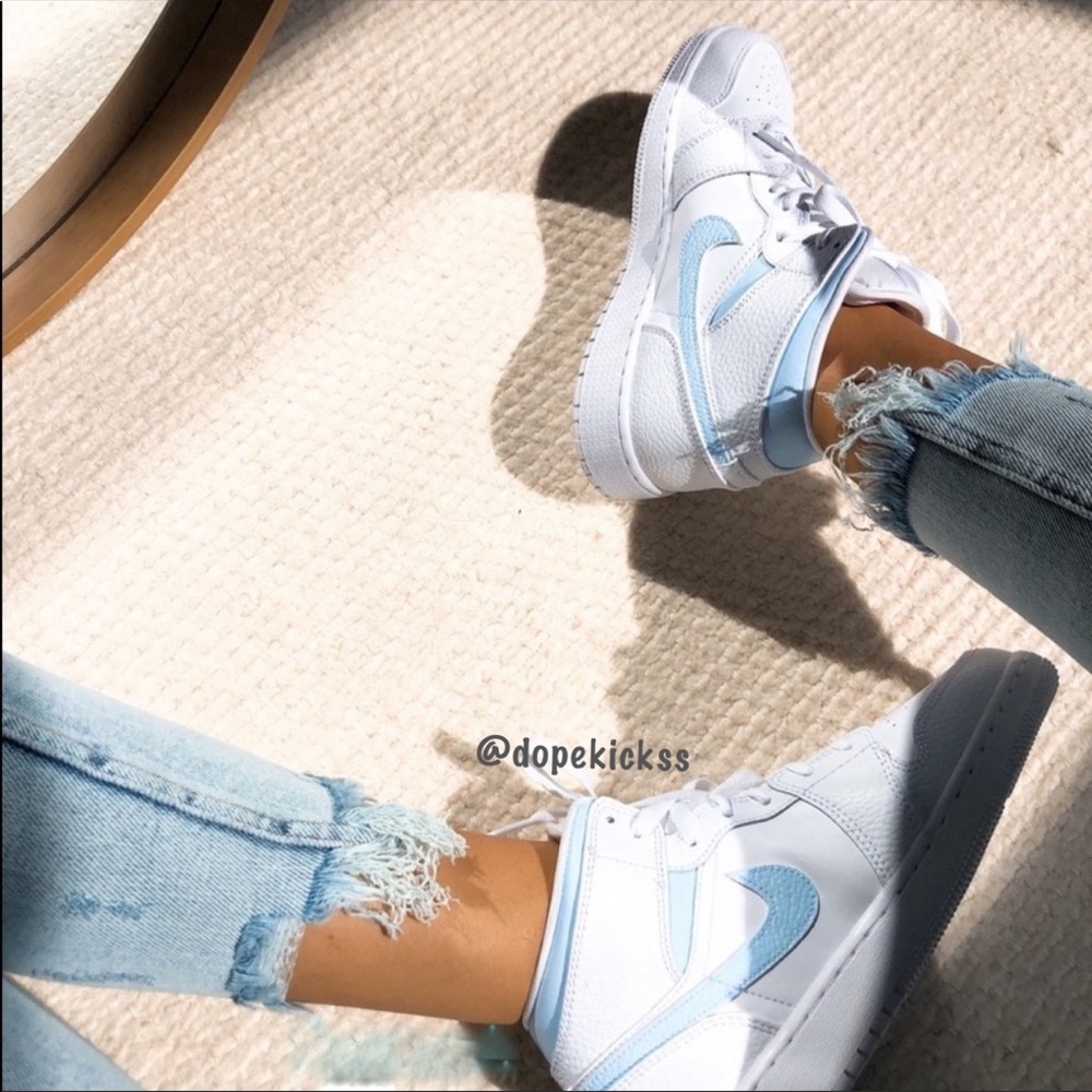⚡️Custom Light Blue Air Jordan 1 Mids⚡️